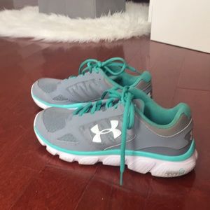 Under Armour Sneakers